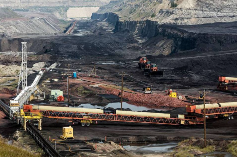 View into the Eagle Butte Coal Mine in Gillette in Wyoming's Powder River Basin  Gillette, USA